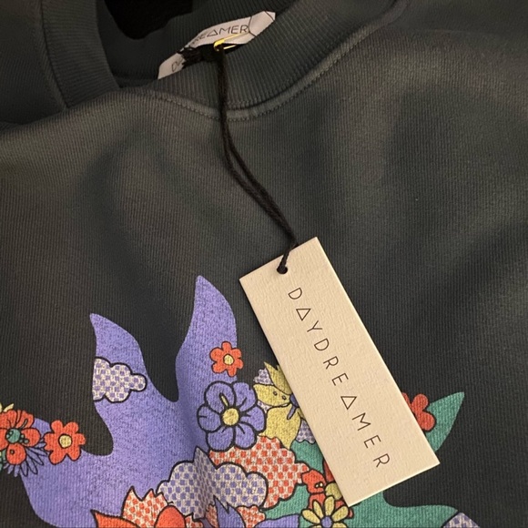 Daydreamer Flower Logo Boyfriend
Crew Neck Sweatshirt in Vintage Black - Picture 5 of 9